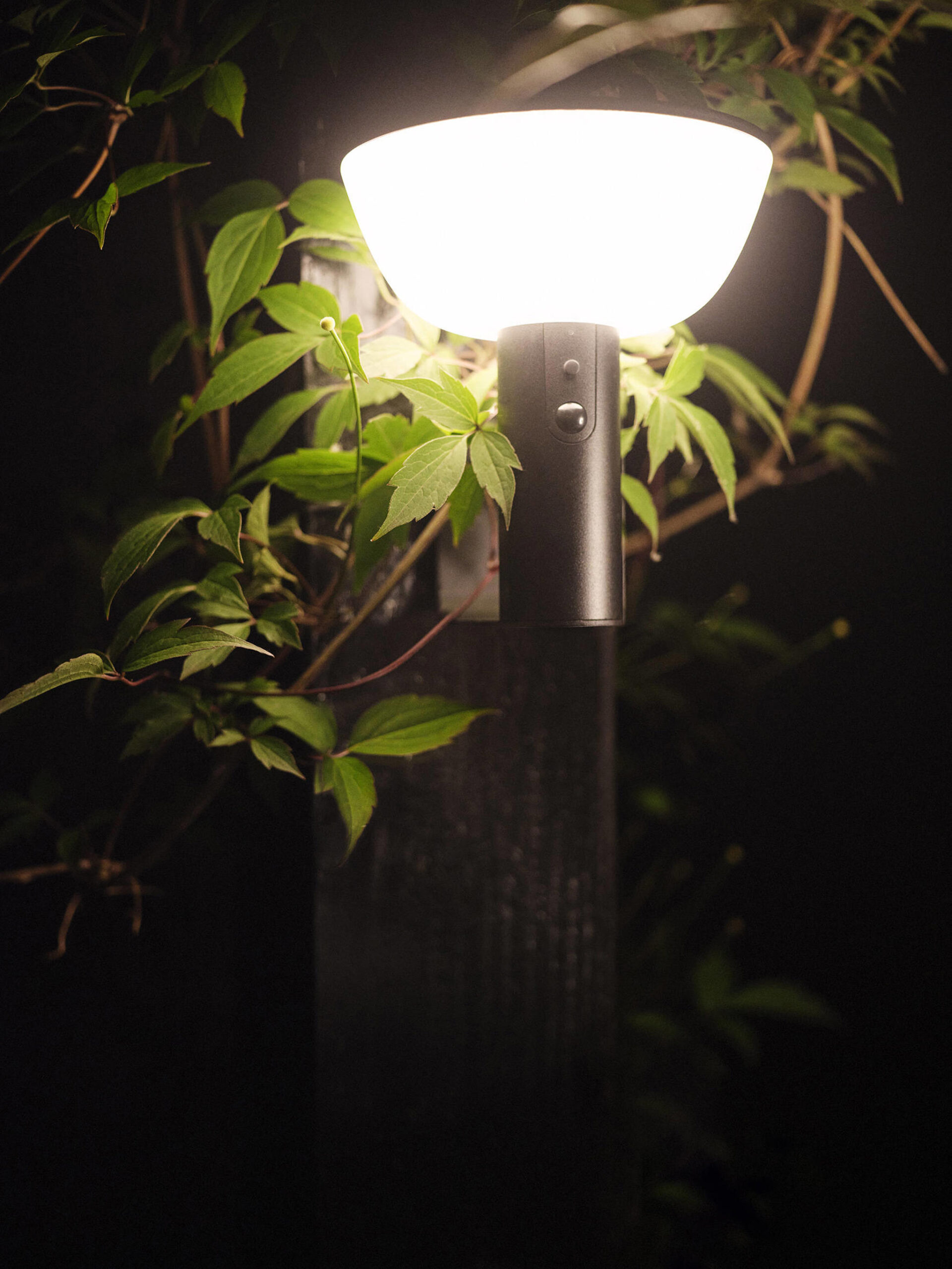 luxform-wandlamp-buiten-lawton-zwart-8719099251867 (1)
